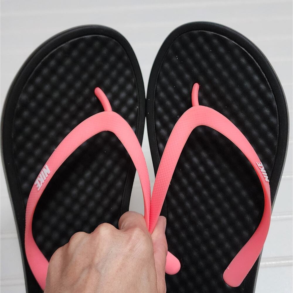 Nike Unisex Adult On Deck Flip Flop Sandals Size 10 Men's/11 Women's Black Pink - Picture 7 of 10